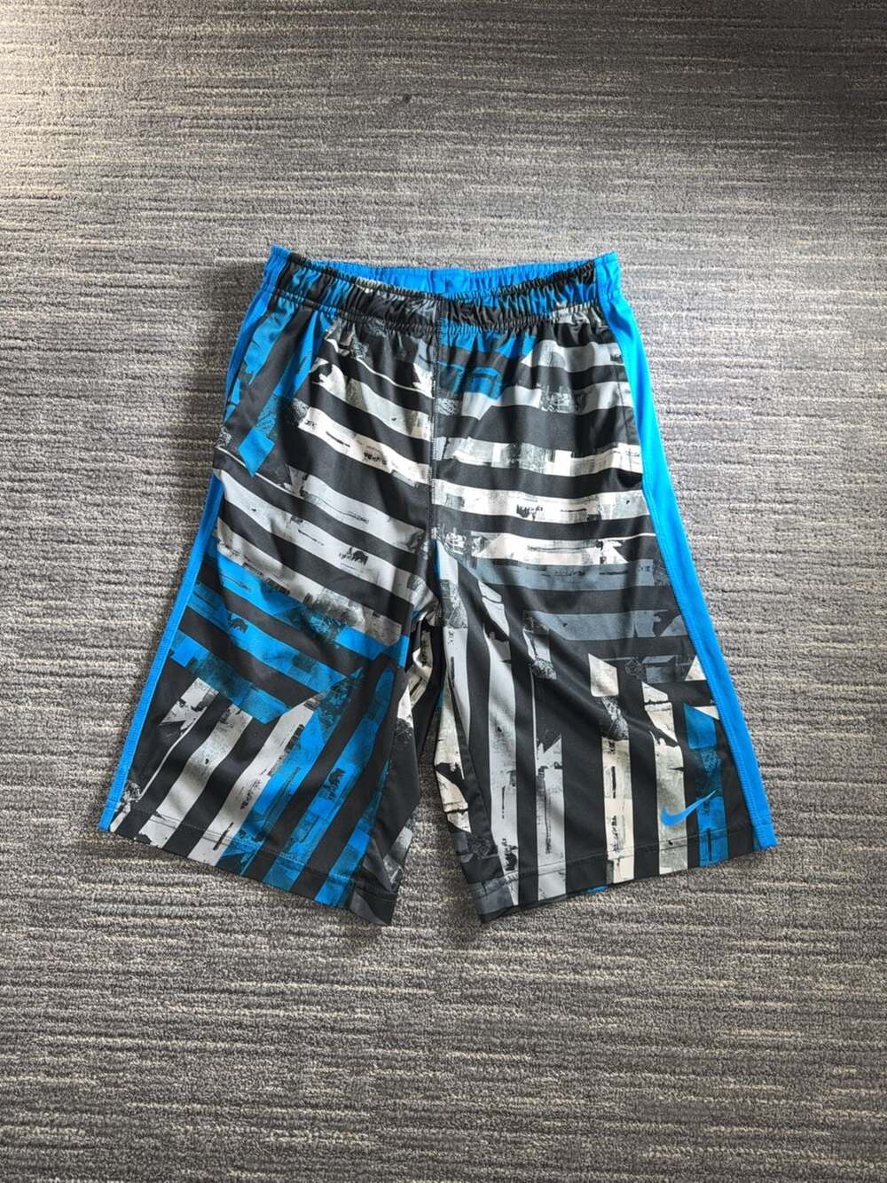 Nike Dri-FIT Athletic Shorts Size Large Blue Black Striped